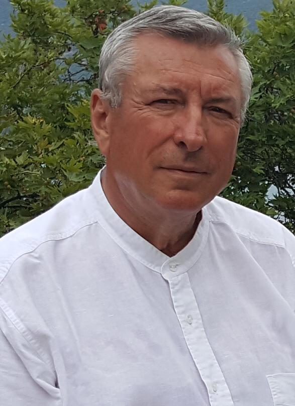 Gabriel Burlacu - poet, doctor în științe inginerești, membru al Comitetului de conducere al Uniunii Scriitorilor din România - filiala București, poezie